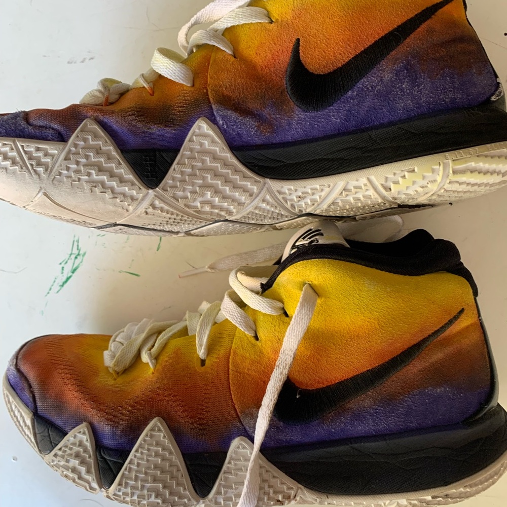 Nike Men’s Multicolor Basketball Shoes